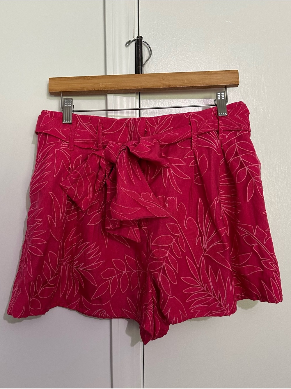 DO+BE Hot Pink High-Waist Textured Shorts